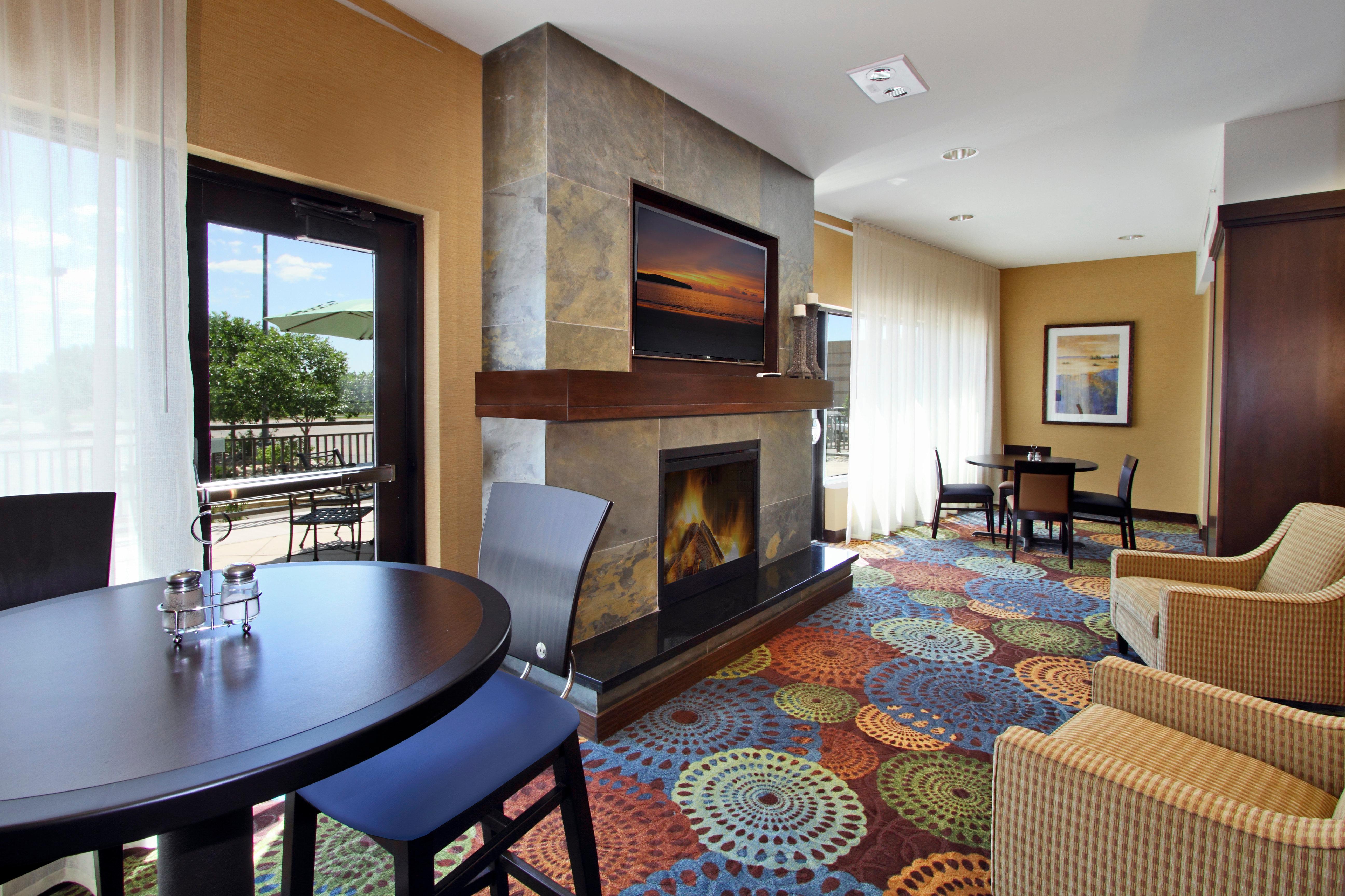 Holiday Inn Express - Colorado Springs - First & Main, An Ihg Hotel Exterior photo